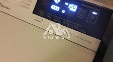 Демонтировать и установить отдельностоящую стиральную машину Electrolux EW7T3R262 в ванной комнате на готовые коммуникации