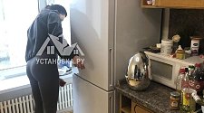 Установить новый отдельно стоящий холодильник