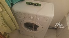 Установить отдельностоящую стиральную машину Indesit в ванной комнате