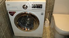 Установить отдельностоящую стиральную машину LG F-1096SD3 в ванной