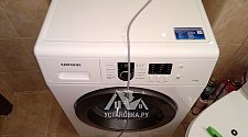 Установить стиральную машину соло Samsung WF8590NLW9 в санузле