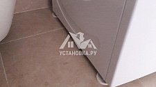 Установить в ванной комнате новую отдельностоящую стиральную машину