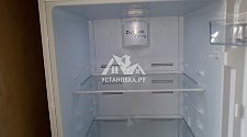 Установить отдельностоящий холодильник Beko RCNK270K20W