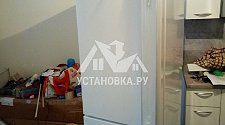 Перевесить двери на отдельностоящем холодильнике Hotpoint-Ariston