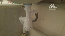 Установить отдельностоящую стиральную машину Indesit в ванной комнате