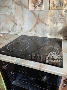Установить встраиваемый электрический духовой шкаф и электрическую панель