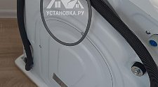 Установить отдельностоящую стиральную машину