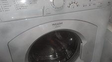Установить отдельностоящую стиральную машину Hotpoint Ariston ARSL 105