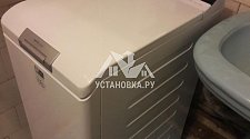 Демонтировать и установить отдельностоящую стиральную машину Electrolux EW7T3R262 в ванной комнате на готовые коммуникации