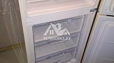 Установить отдельностоящий холодильник Indesit DF4180E