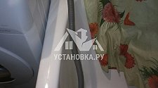 Установить отдельностоящую стиральную машину Indesit 5105LBBMUE в ванной комнате