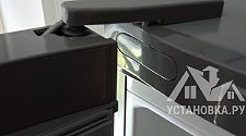 Перенавесить двери холодильника