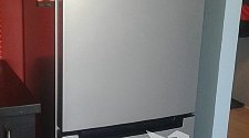 Установить отдельностоящий холодильник Indesit DFM 4180 S