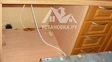 Демонтировать электрические варочную панель и духовой шкаф