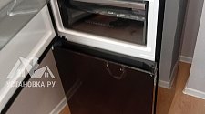 Перенавесить двери холодильника