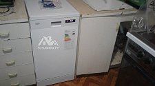 Установить отдельностоящую посудомоечную машину Beko DFS 26010 W
