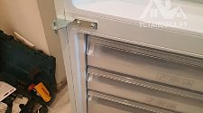 Перевесить двери на холодильнике