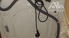 Установить и подключить стиральную машину/сушильную машину