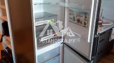Установить отдельностоящий холодильник LG и перевесить на нём двери в Люберцах