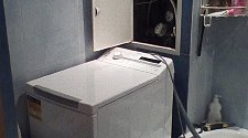 Установить стиральную отдельностоящую машину Whirlpool в ванной