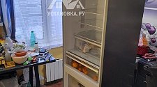 Перенавесить двери холодильника