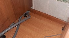 Установить встроенную посудомоечную машину