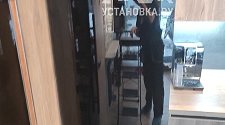 Перенавесить двери на холодильнике 