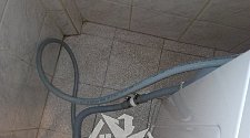 Установить отдельностоящую стиральную машину на место старой