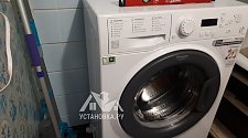 Установить отдельно стоящую стиральную машину hotpoint-ariston в ванной комнате