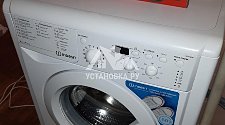 Установить отдельностоящую стиральную машину Индезит 4105 в ванной комнате